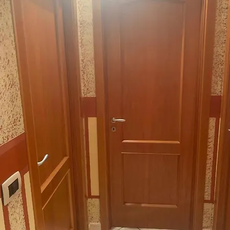 Pensionat Airport Tourist's House