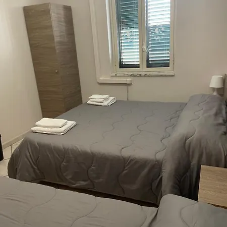 Airport Tourist's House Guest house Catania