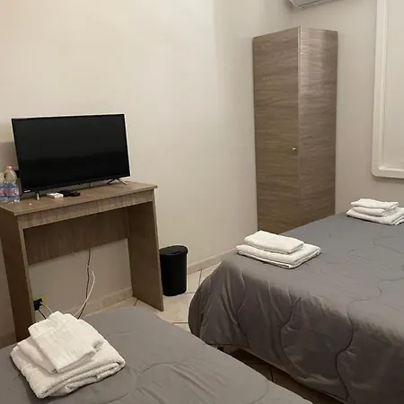 Airport Tourist's House Guest house *