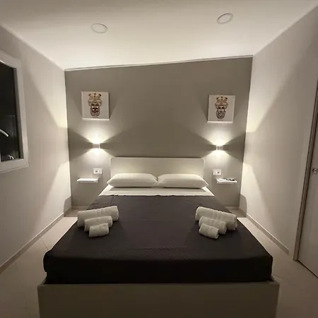 Vendégház Airport Tourist's House *