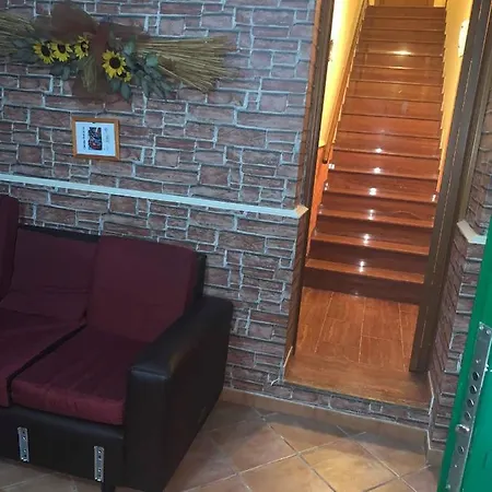 Airport Tourist's House Guest house *