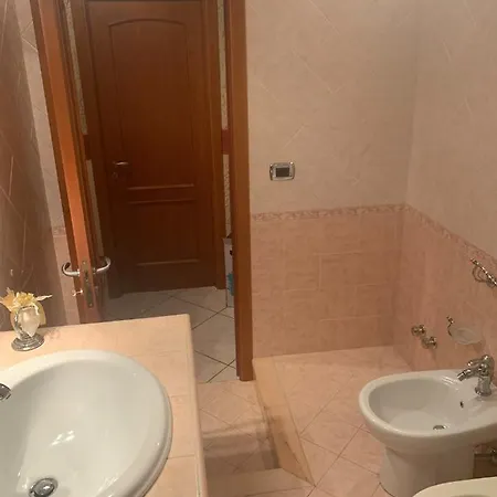 Gasthuis Airport Tourist's House *